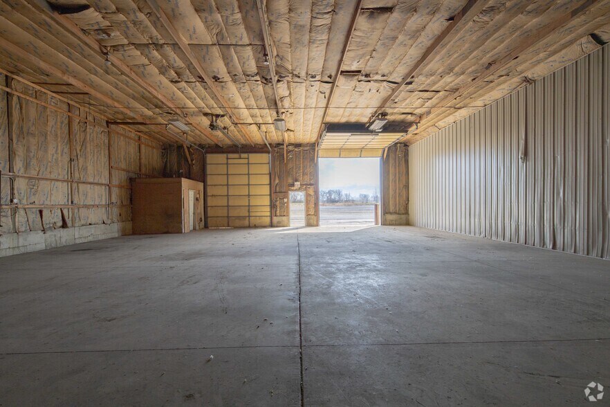 More Photos Of 3504 S Virginia, Crystal Lake Truck Terminal For Sale