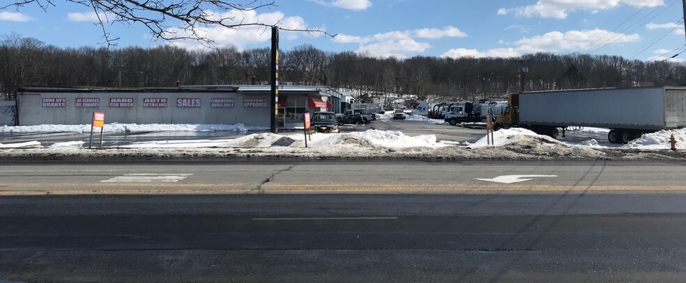 More Photos Of 35 SW Cutoff, Worcester Service For Lease