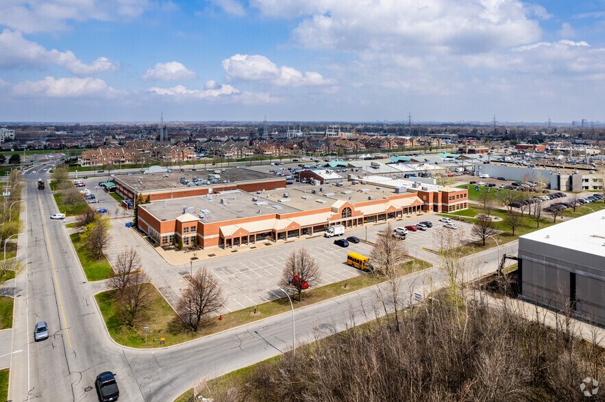 More Photos Of 275-395 Rue Kesmark, Dollard-des-Ormeaux Flex For Lease