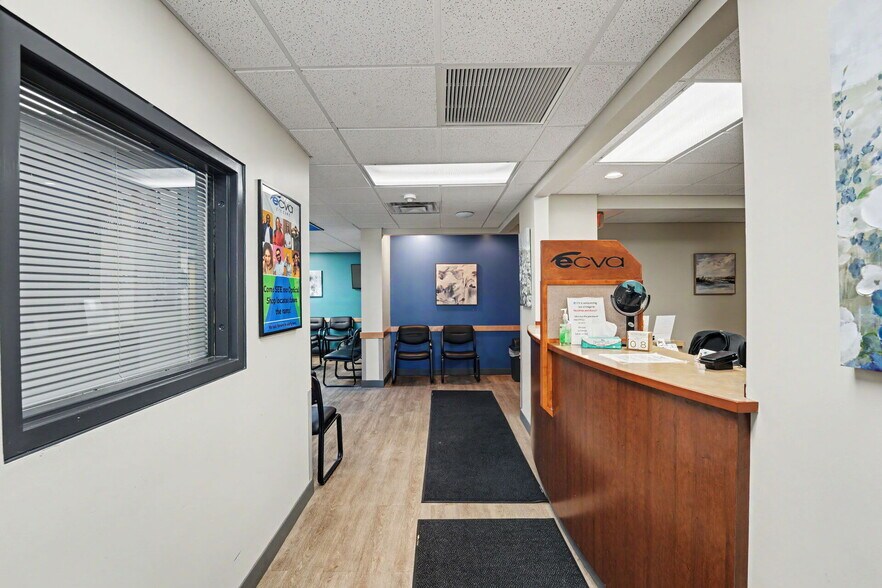 More Photos Of 932 Elmwood Ave, Buffalo Flex For Sale
