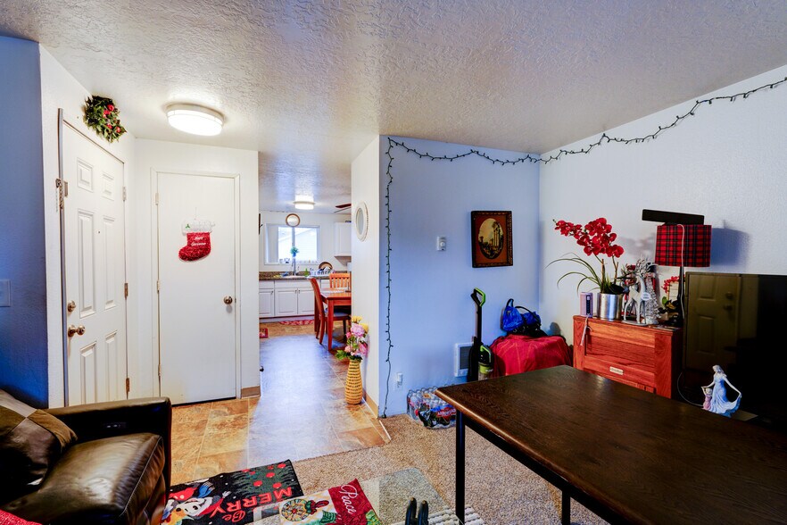 More Photos Of 16405 E Burnside St, Portland Apartments For Sale