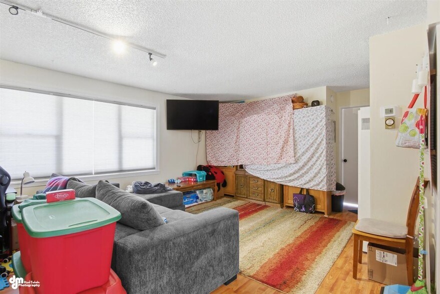 More Photos Of 12521 Tanada Loop, Anchorage Multifamily For Sale