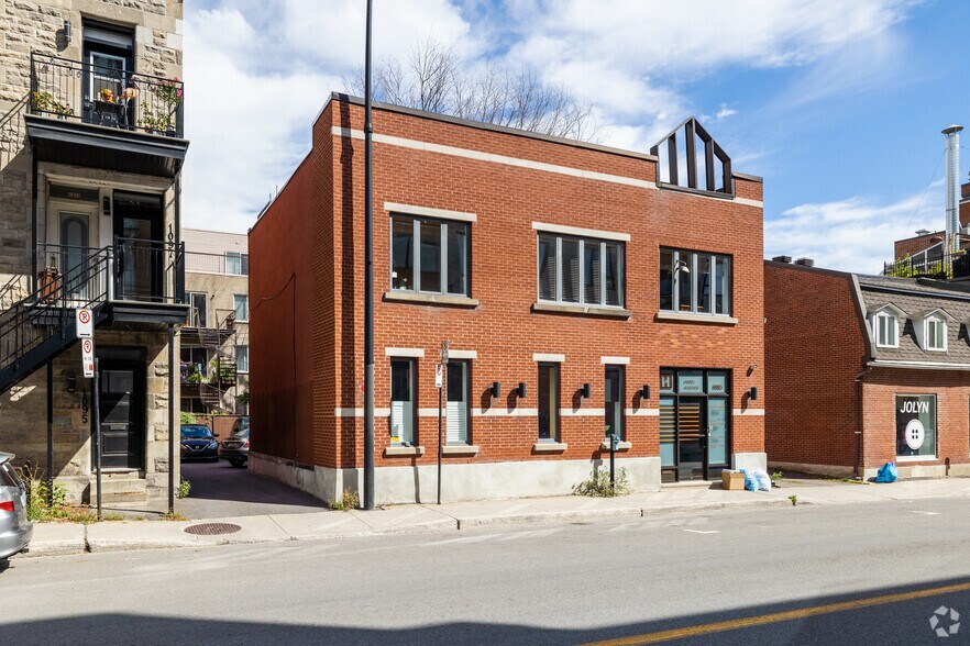 More Photos Of 1085-1087 Rue Atateken, Montréal Office For Sale