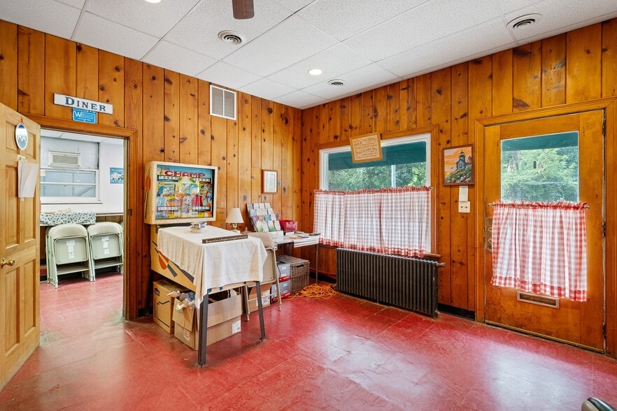 More Photos Of 2913 Creek Rd, Yorklyn Specialty For Sale