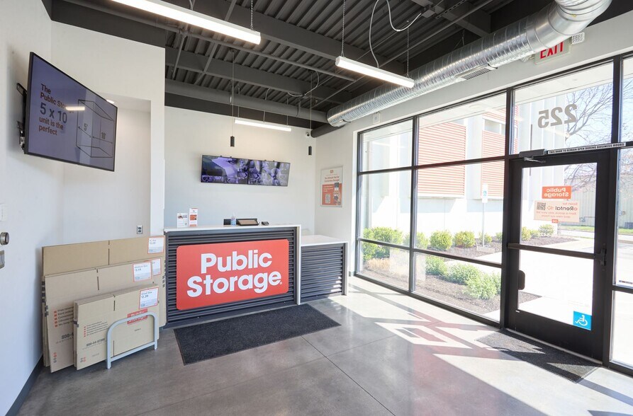 More Photos Of 225 N Monroe St, Olathe Self Storage For Sale