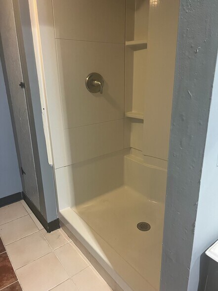 More Photos Of 14606 Sheraton St, Houston Warehouse For Lease