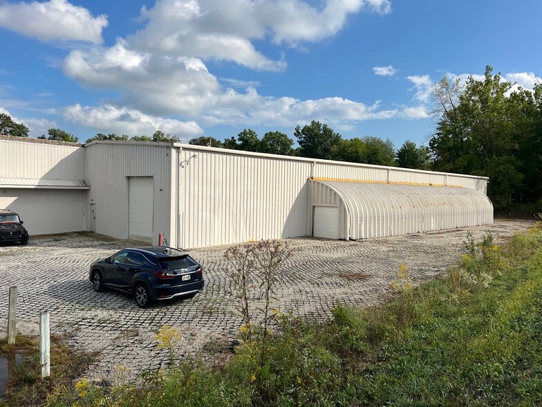 More Photos Of 969 Ohio Pike, Cincinnati Flex For Sale