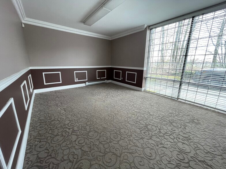 More Photos Of 8528 123rd St, Surrey Warehouse For Lease