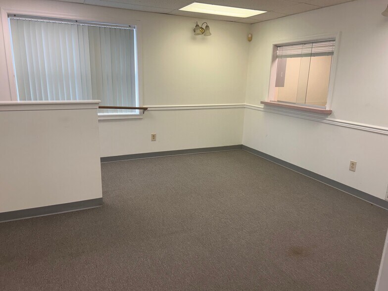 More Photos Of 19 W Bel Air Ave, Aberdeen Storefront For Lease