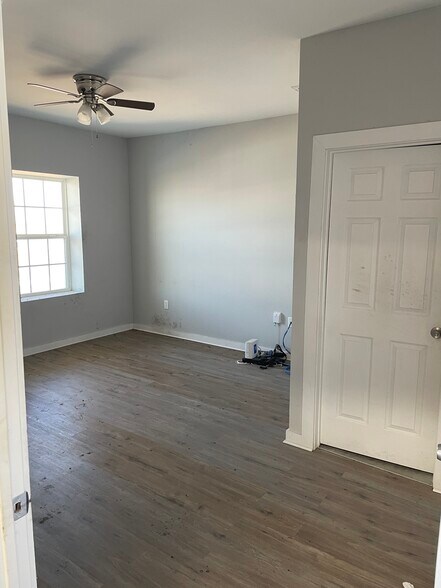 More Photos Of 1031 Sales Dr, Waxahachie Industrial For Lease