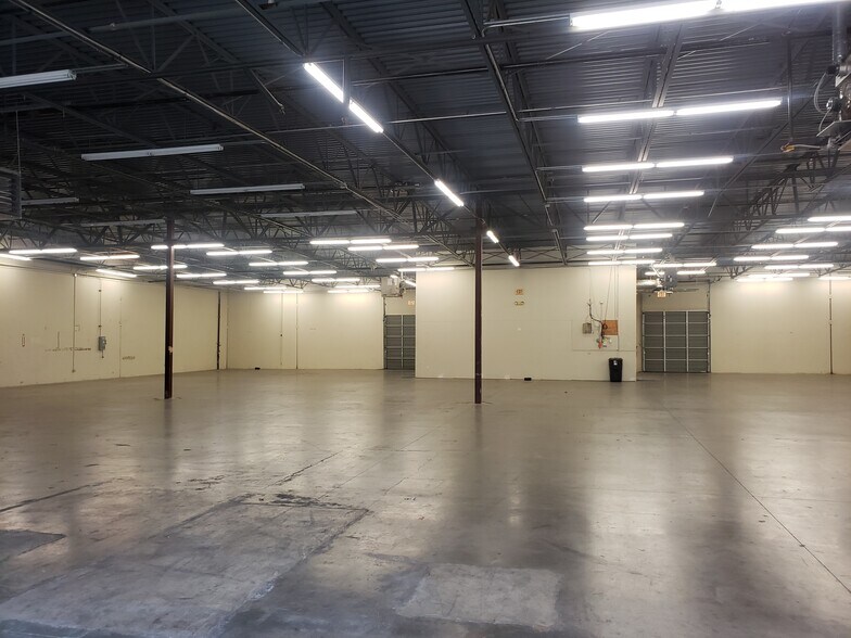 More Photos Of 3430 Alemeda St, Fort Worth Warehouse For Lease