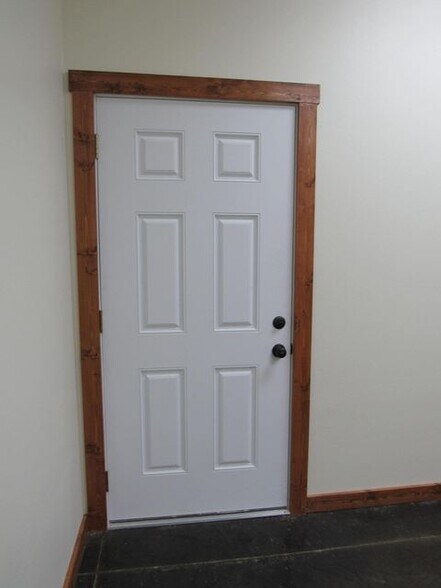 More Photos Of 975 E Daniel Dr, Mount Vernon Manufacturing For Sale