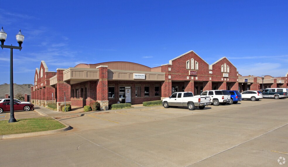 Primary Photo Of 1405 S Douglas Blvd, Midwest City Office For Lease