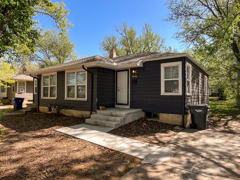 More Photos Of 2302 S Broadview St, Wichita Apartments For Sale