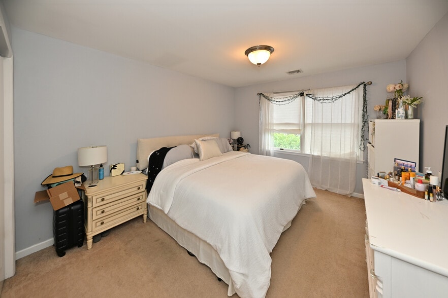 More Photos Of 253 Madison Ave, Wyckoff Storefront Retail Residential For Sale