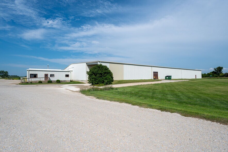 More Photos Of 701 N K Ave, Vinton Industrial For Lease