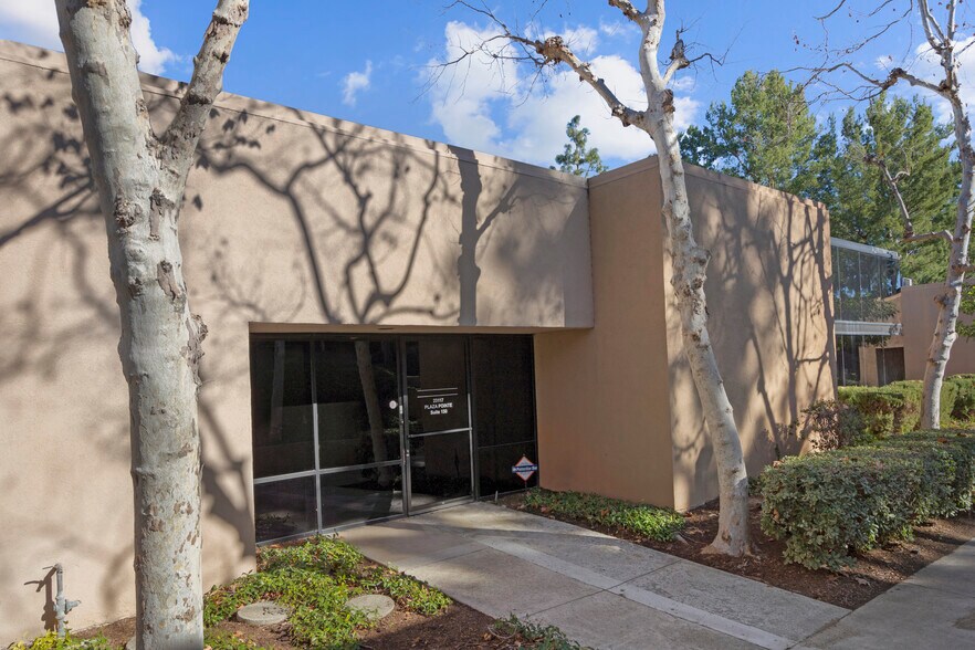 More Photos Of 23117 Plaza Pointe Dr, Laguna Hills Office For Lease