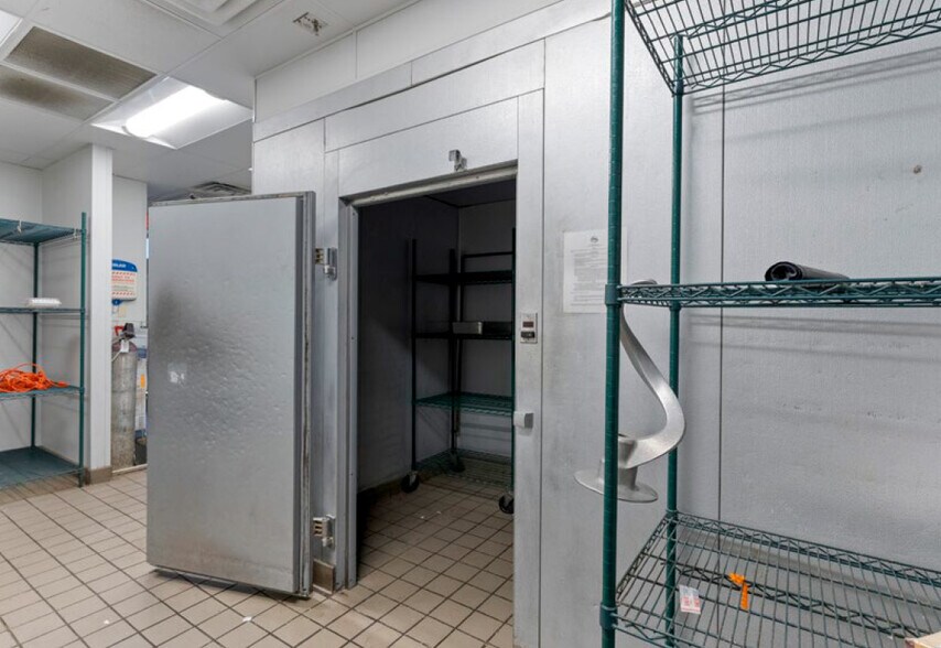 More Photos Of 2015 S Alma School Rd, Mesa Restaurant For Lease