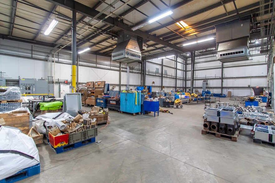 More Photos Of 1132 W Veterans Blvd, Auburn Manufacturing For Sale