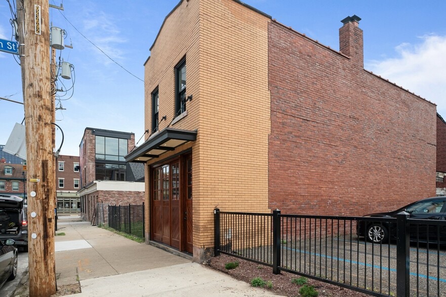 More Photos Of 711 James St, Pittsburgh Storefront Retail Residential For Sale