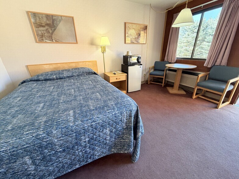 More Photos Of 380 W Main St, Escalante Hotel For Sale