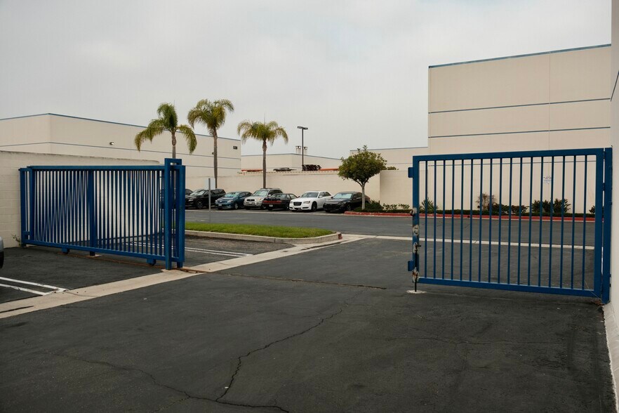 More Photos Of 558 Amapola Ave, Torrance Warehouse For Lease