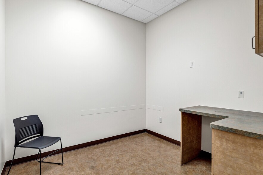 More Photos Of 15405 N 99th Ave, Sun City Medical For Lease