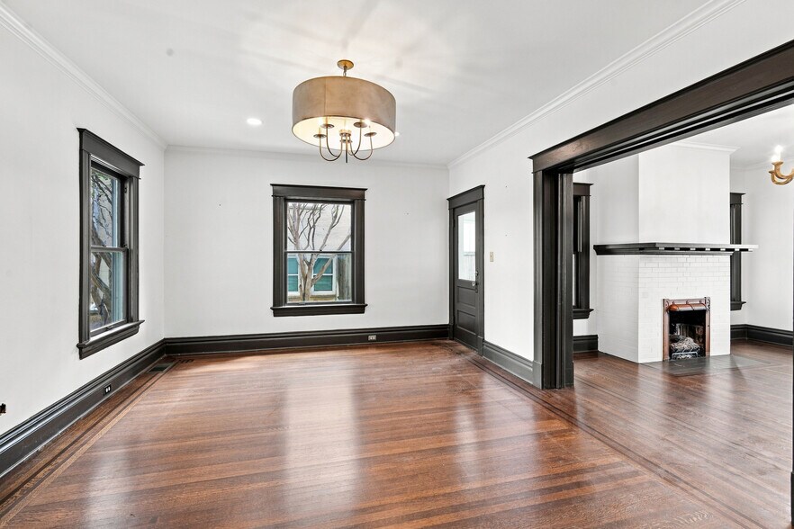 More Photos Of 1417 8th Ave, Fort Worth Hospitality For Sale