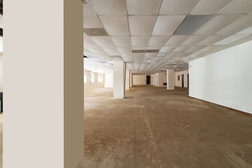 More Photos Of 401-411 N Main St, Pueblo Movie Theatre For Sale