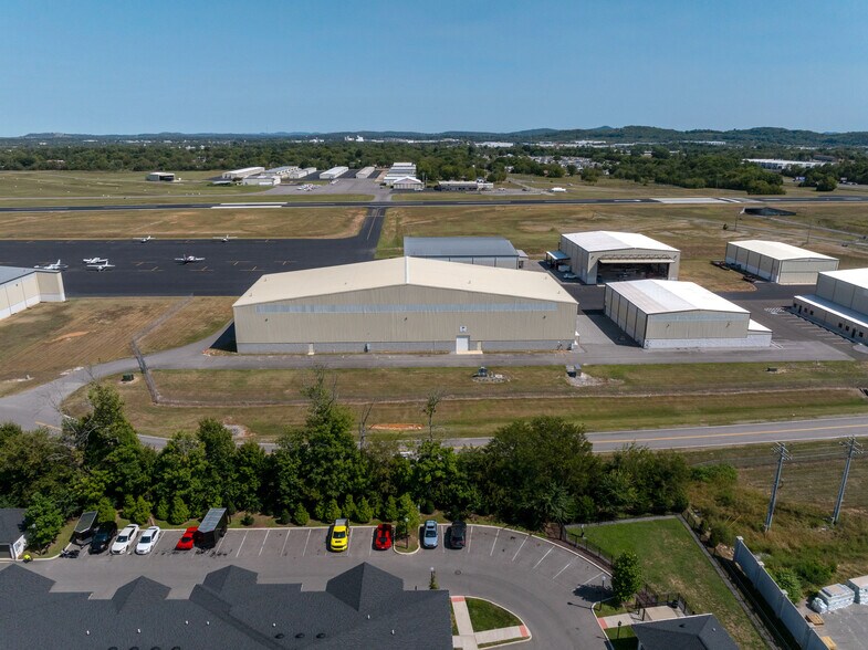 More Photos Of 500 Aviation Way, Lebanon Airplane Hangar For Lease