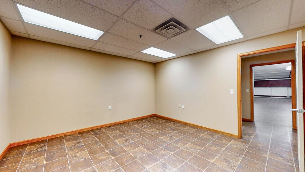 More Photos Of 5740 Boeing Dr, Loveland Warehouse For Sale