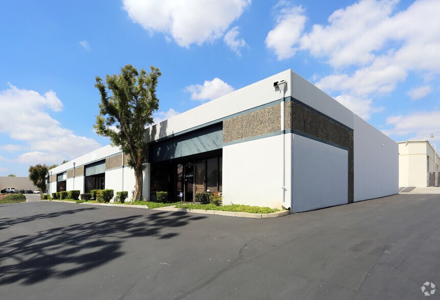 More Photos Of 547 W Apollo St, Brea Light Manufacturing For Lease