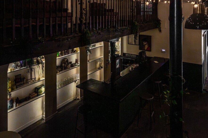 More Photos Of 1024 Main St, Vancouver Flex For Sale