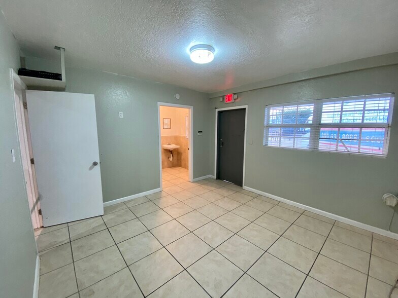 More Photos Of 2175 NW 26th Ave, Miami Warehouse For Lease