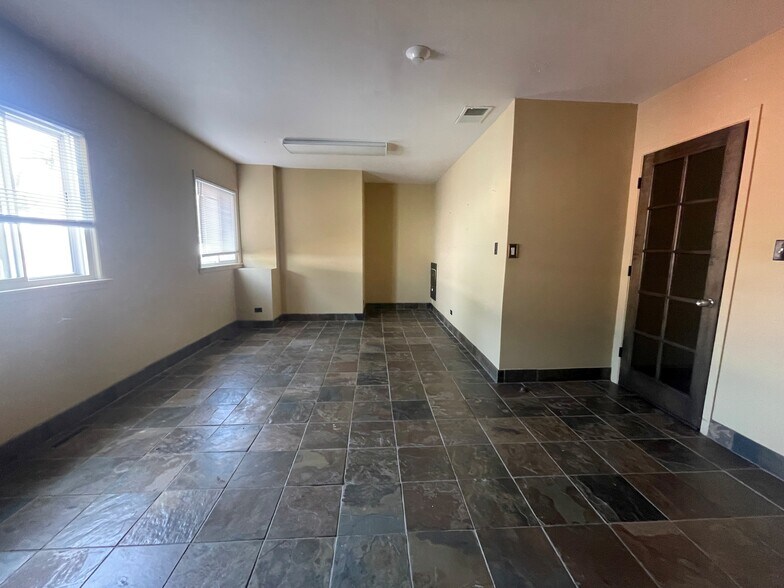 More Photos Of 580 Roger Williams Ave, Highland Park Medical For Sale