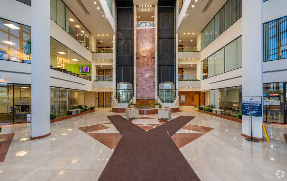 More Photos Of 101 Edgewater Dr, Wakefield Unknown For Lease