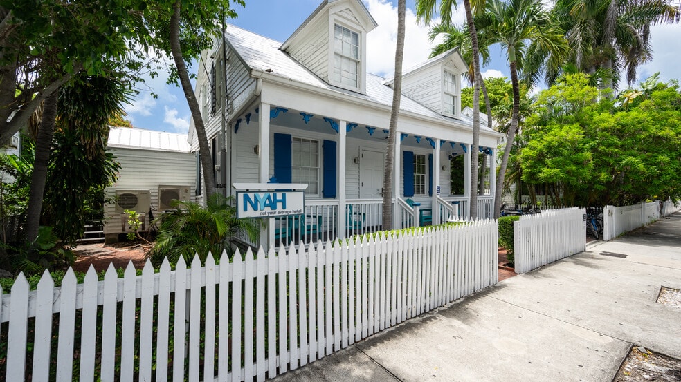 Primary Photo Of 823 Fleming St, Key West Hotel For Sale