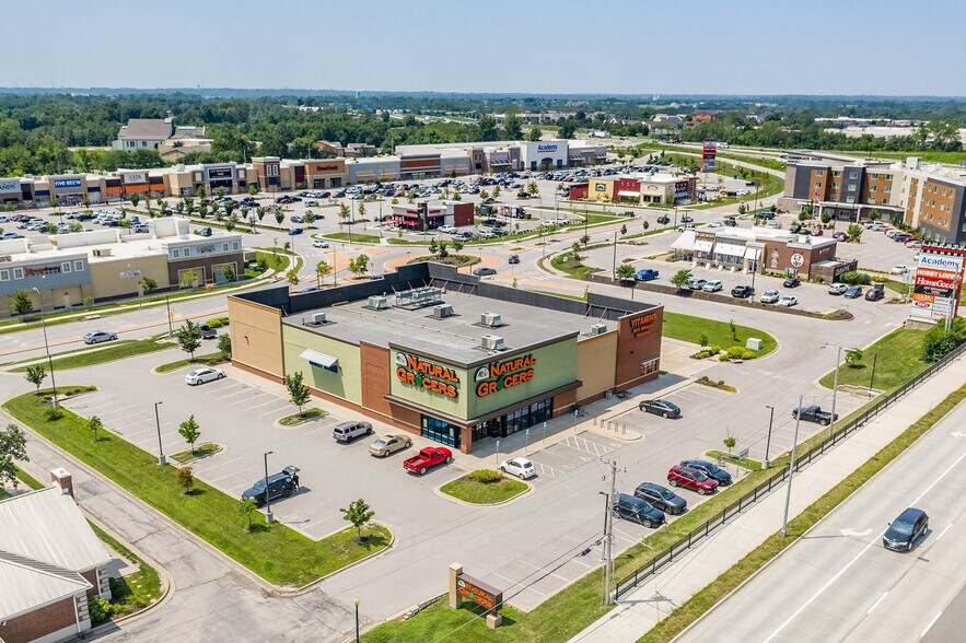 More Photos Of 114 S Stewart Rd, Liberty Supermarket For Sale