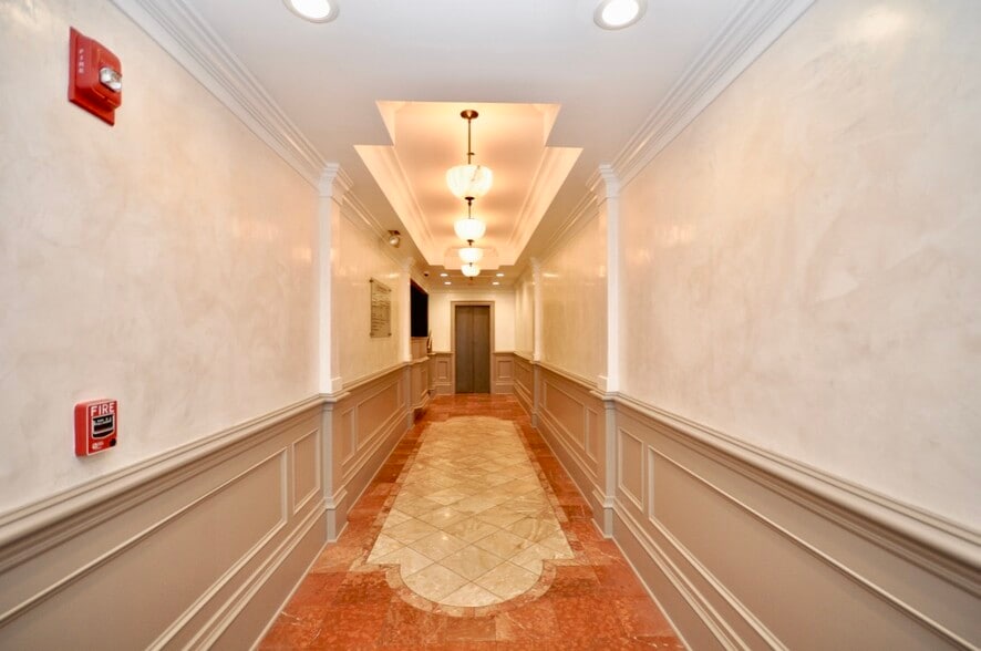 More Photos Of 376 Boylston St, Boston Storefront Retail Office For Lease