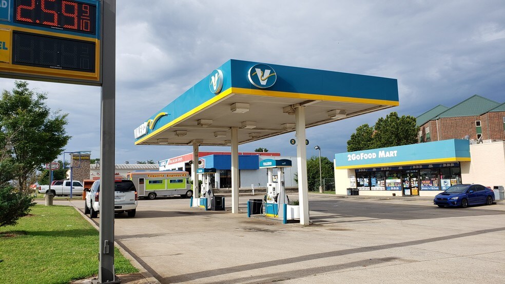 More Photos Of 2301 S Air Depot Blvd, Oklahoma City Convenience Store For Sale