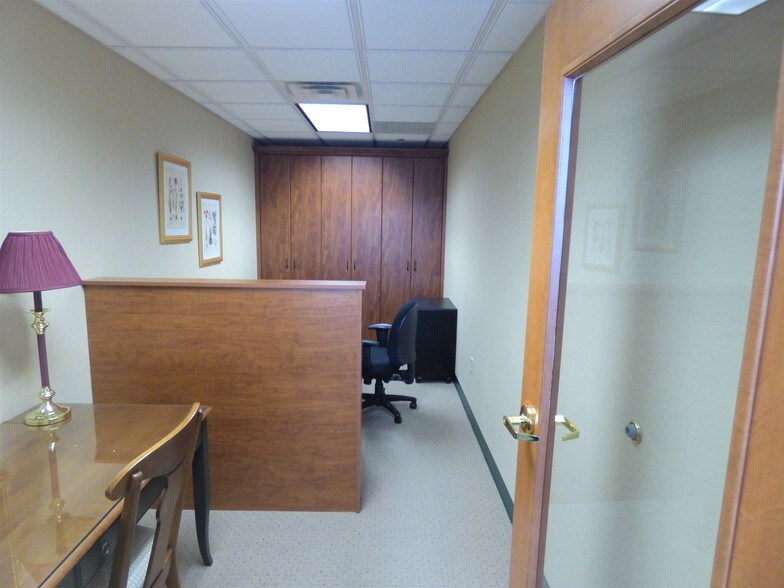 More Photos Of 415 Columbia St, Lafayette Office For Sale