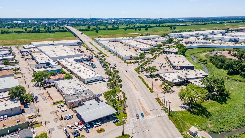 More Photos Of 1121-1129 Conveyor Ln, Dallas Unknown For Lease