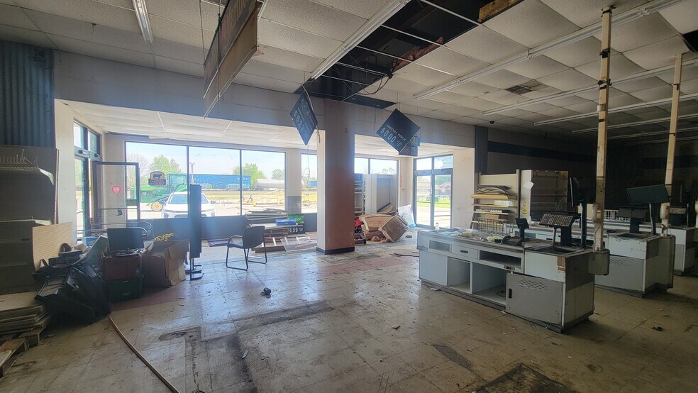 More Photos Of 812 Highway 67 S, Tuckerman Supermarket For Sale
