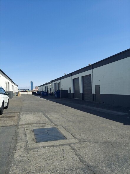 More Photos Of 4460 W Reno Ave, Las Vegas Light Manufacturing For Lease