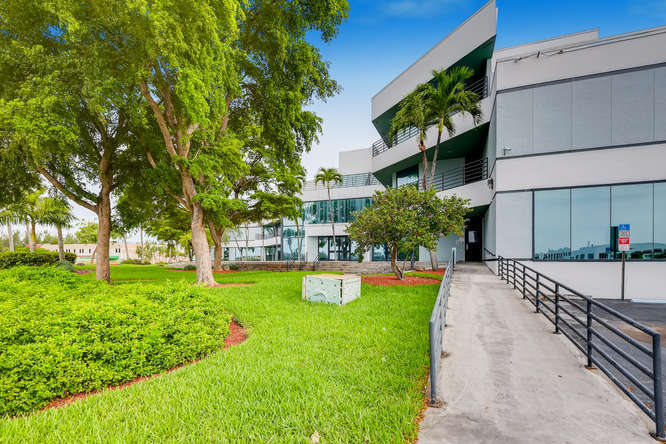 More Photos Of 1800 NW 89th Pl, Miami Refrigeration Cold Storage For Lease