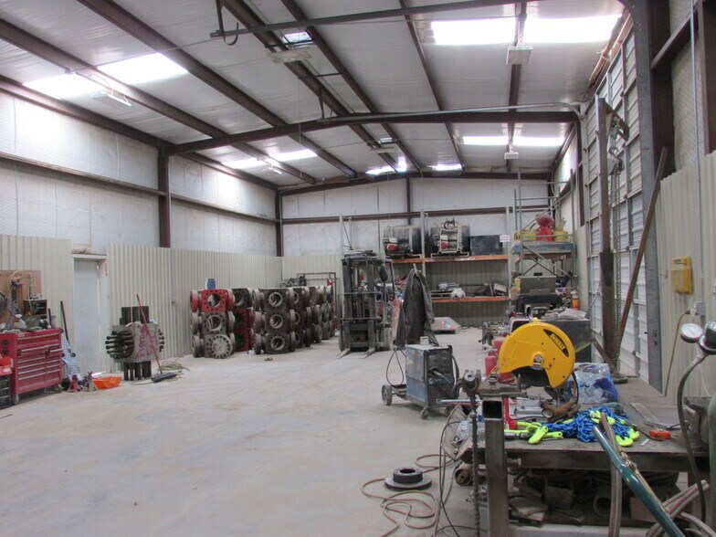 More Photos Of 3938 S County Road 1290, Odessa Warehouse For Lease