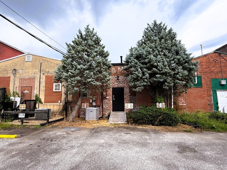 More Photos Of 108 N Main St, Greensboro General Retail For Sale