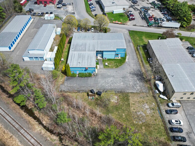More Photos Of 8 Run Way, Lee Flex For Sale