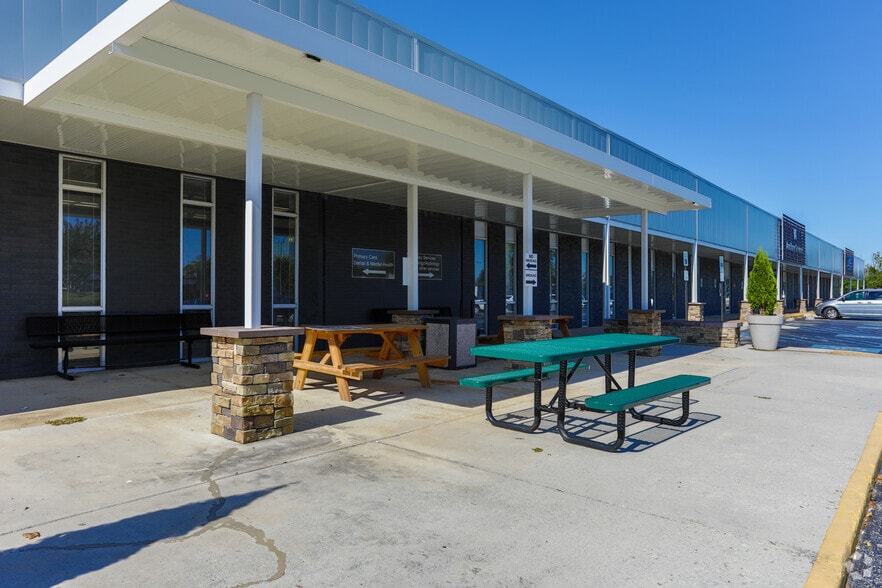 More Photos Of 5715 Uptain Rd, Chattanooga Light Distribution For Lease