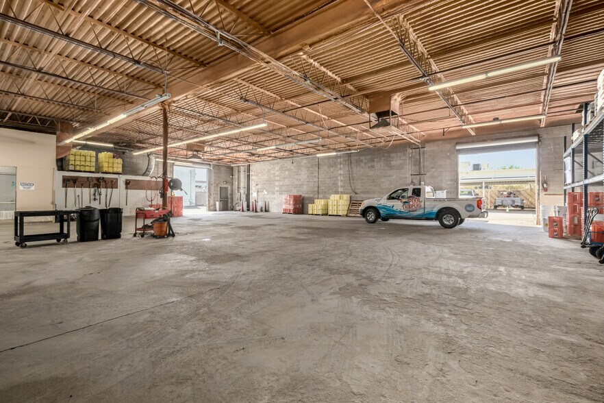 More Photos Of 411 W Gemini Dr, Tempe Warehouse For Sale